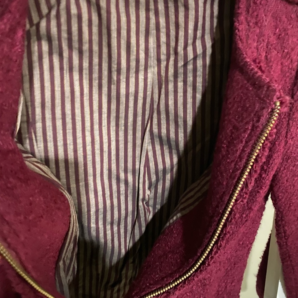 CAbi #530 Deep Red Britt Zip Front Jacket Blazer Fringe Lined EUC Women's Size S - Picture 3 of 6